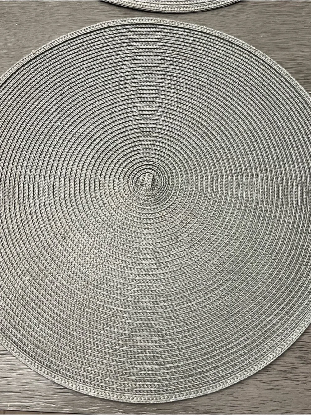 Set of 4 Round Woven Placemats in Light Silver